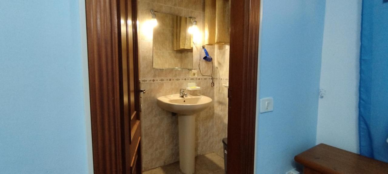 Los Cristianos Centro, Room With A Private Bathroom In Shared Apartment Arona  Kültér fotó